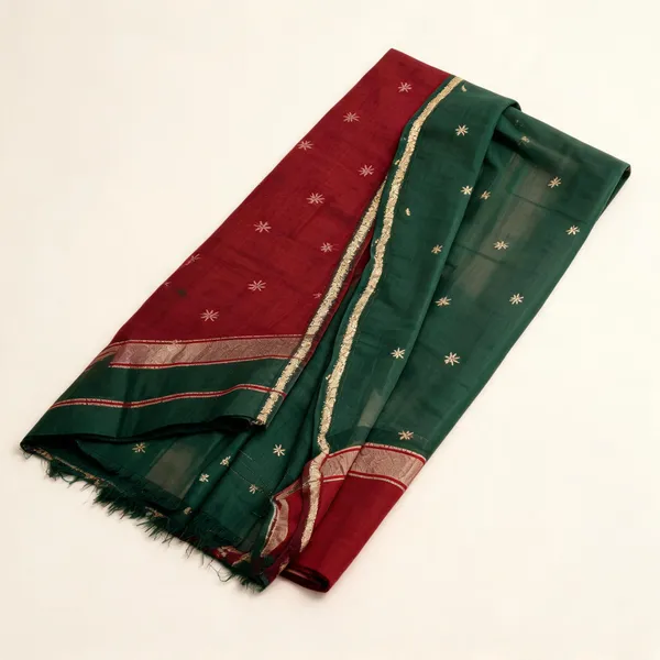 Pine_Green_Linen_Slub_Jacquard_Woven_Festive_Saree_For_Women