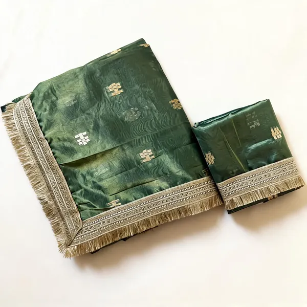 Bottle_Green_Tussar_Silk_Jacquard_Buti_Woven_Lace_Border_Saree_For_Women