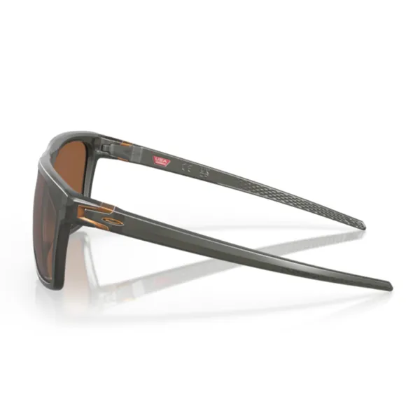 Oakley_Leffingwell_Matte_Grey_Smoke_Prizm_Tungsten_Lifestyle_Sunglasses