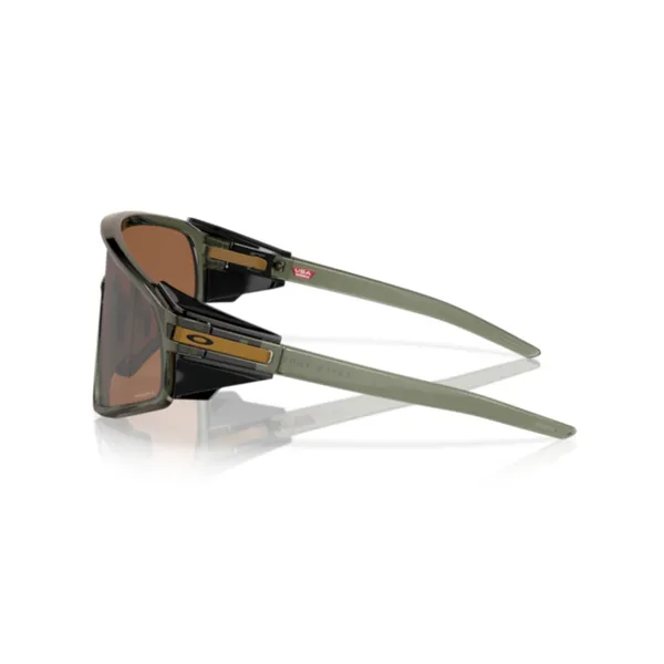 Oakley_Latch_Panel_Matt_Vapor