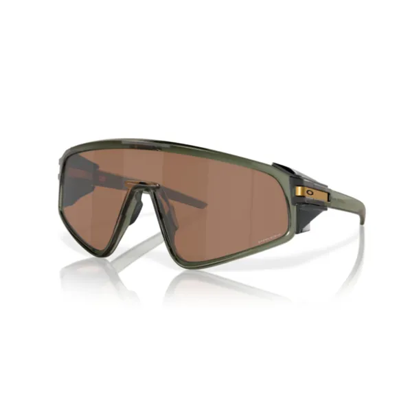 Oakley_Latch_Panel_Matt_Vapor