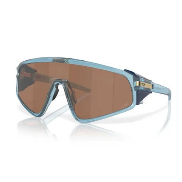 Oakley_Latch_Panel_Transparent_Stonewash