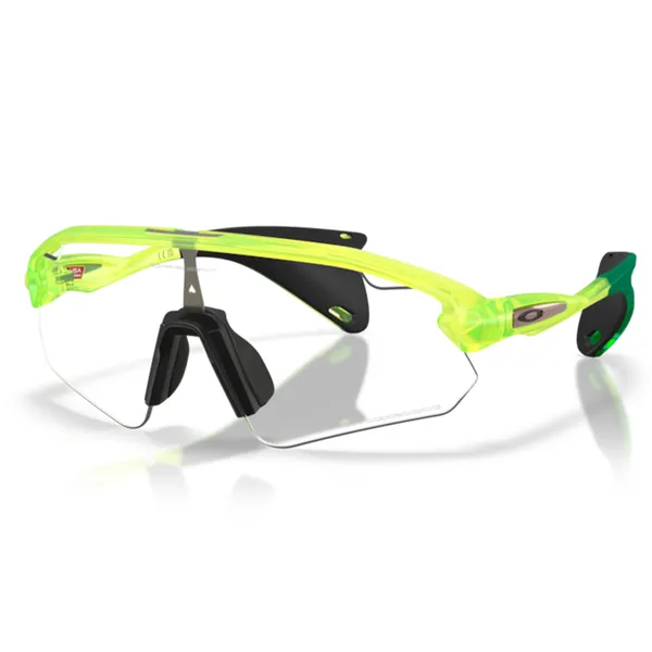 Oakley_Stunt_Devil_Asian_Clear_To_Black_Iridium_Photochromic