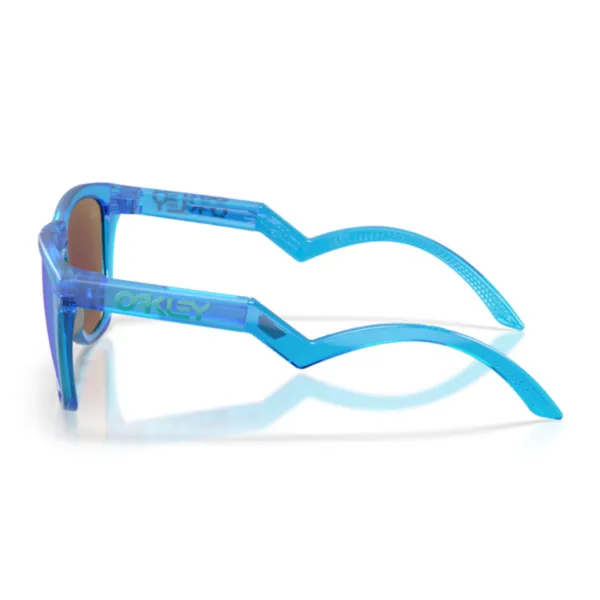 Oakley_Frogskins_Hybrid_Matte_Acid_Blue_Prizm_Sapphire_Lifestyle_Sunglasses