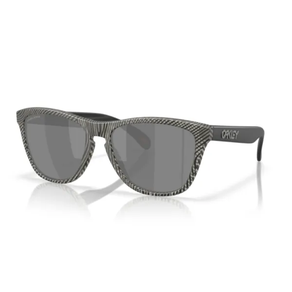 Oakley_Frogskin_Matte_Grey_Ink_Fingerprint_Prizm_Black_Lifestyle_Sunglasses