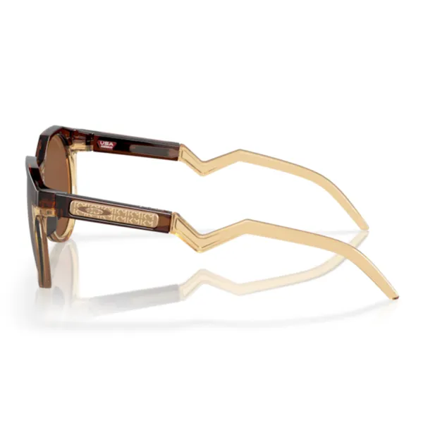 Oakley_HSTN_Dark_Amber/Light_Curry_Prizm_Tungsten_Lifestyle_Sunglasses