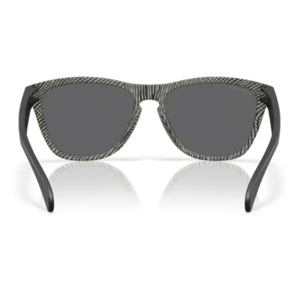 Oakley_Frogskin_Matte_Grey_Ink_Fingerprint_Prizm_Black_Lifestyle_Sunglasses