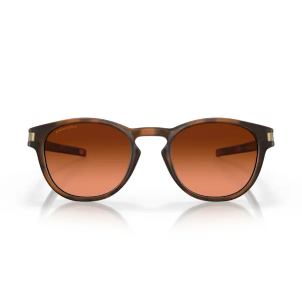 Oakley_Latch_Matte_Brown_Tortoise_Prizm_Brown_Gradient_Lifestyle_Sunglasses