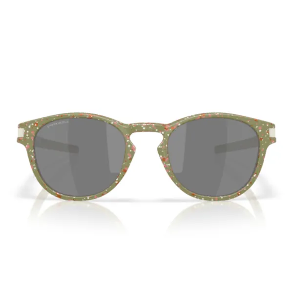 Oakley_Latch_Matte_Fern_Terrazzo_Prizm_Black_Lifestyle_Sunglasses