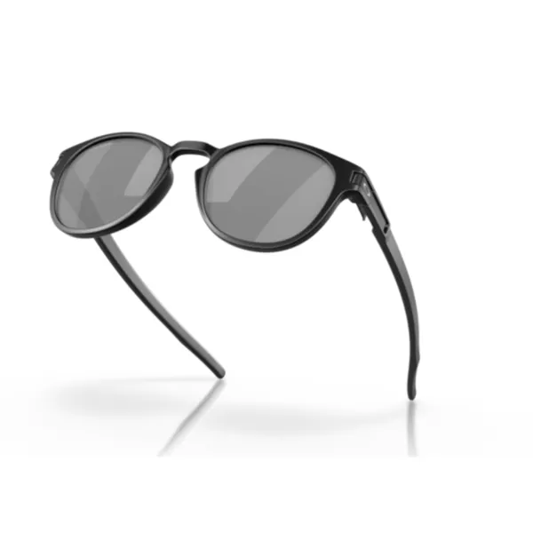 Oakley_Latch_Matte_Black_Prizm_Black_Lifestyle_Sunglasses