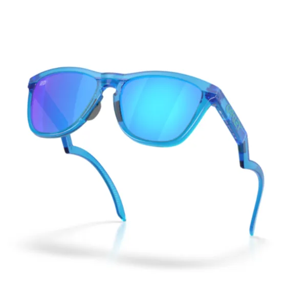 Oakley_Frogskins_Hybrid_Matte_Acid_Blue_Prizm_Sapphire_Lifestyle_Sunglasses
