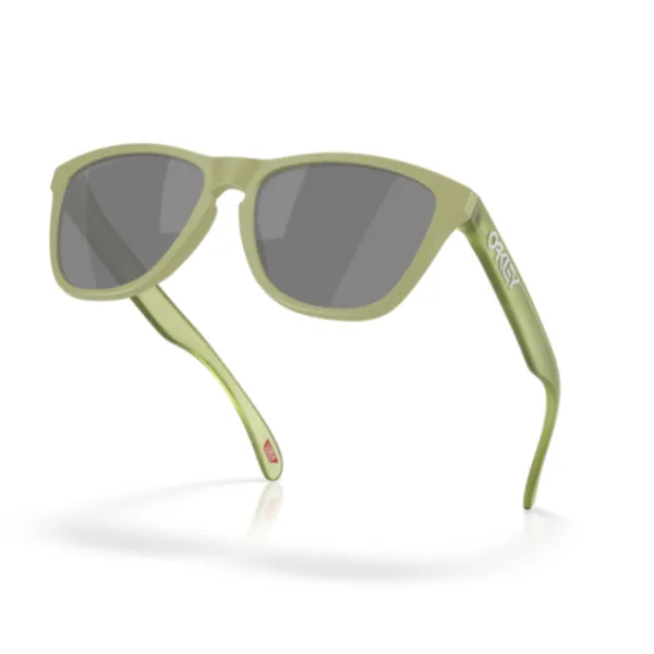 Oakley_Frogskin_Matte_Fern_Prizm_Black_Polarized_Lifestyle_Sunglasses