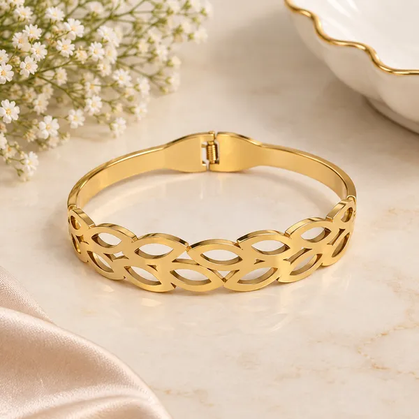 Gold_Stainless_Steel_Openwork_Link_Bracelet_For_Women