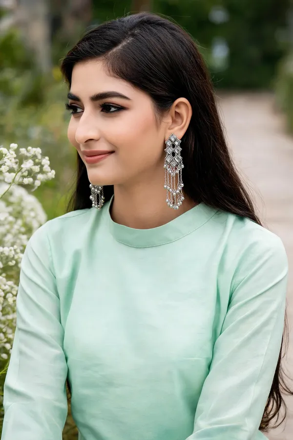 Silver_Alloy_Chandelier_Crystal_Dangle_Earrings_For_Women