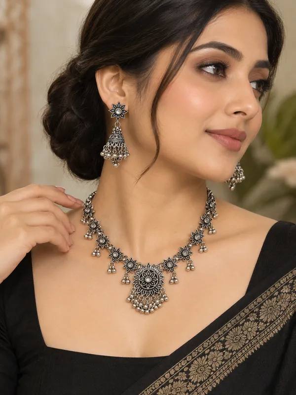Oxidised_Silver_Alloy_Floral_Necklace_And_Earrings_Set_For_Women