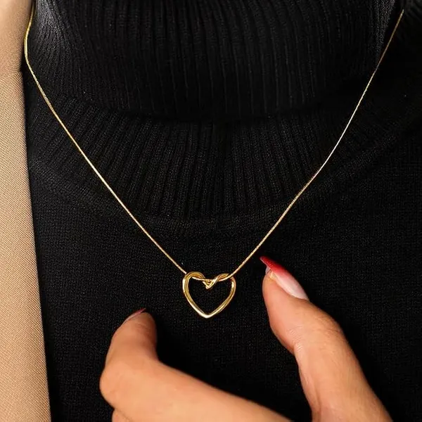 Gold_Stainless_Steel_Heart_Pendant_Necklace_For_Women