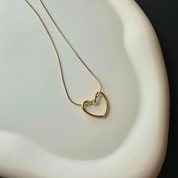 Gold_Stainless_Steel_Heart_Pendant_Necklace_For_Women