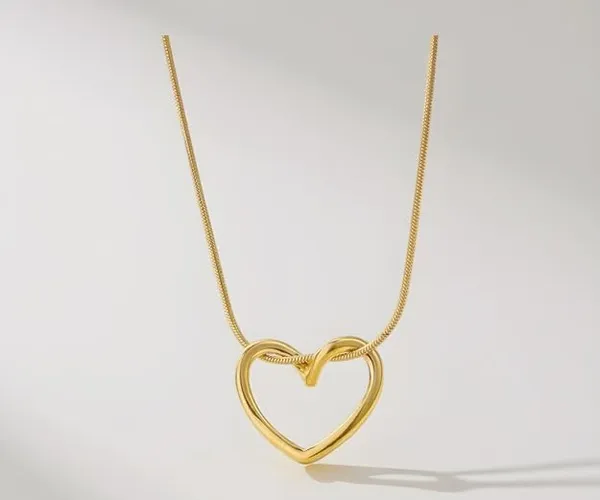 Gold_Stainless_Steel_Heart_Pendant_Necklace_For_Women
