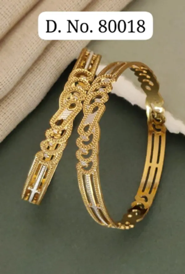 Gold_Alloy_Ornate_Openwork_Bangle_Set_For_Women