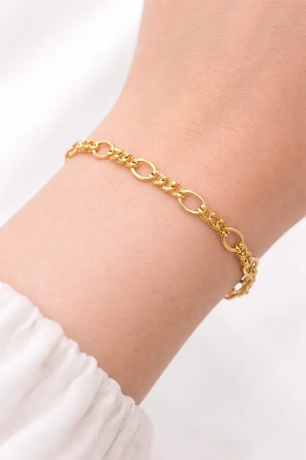 Gold_Alloy_Link_Bracelet_For_Women