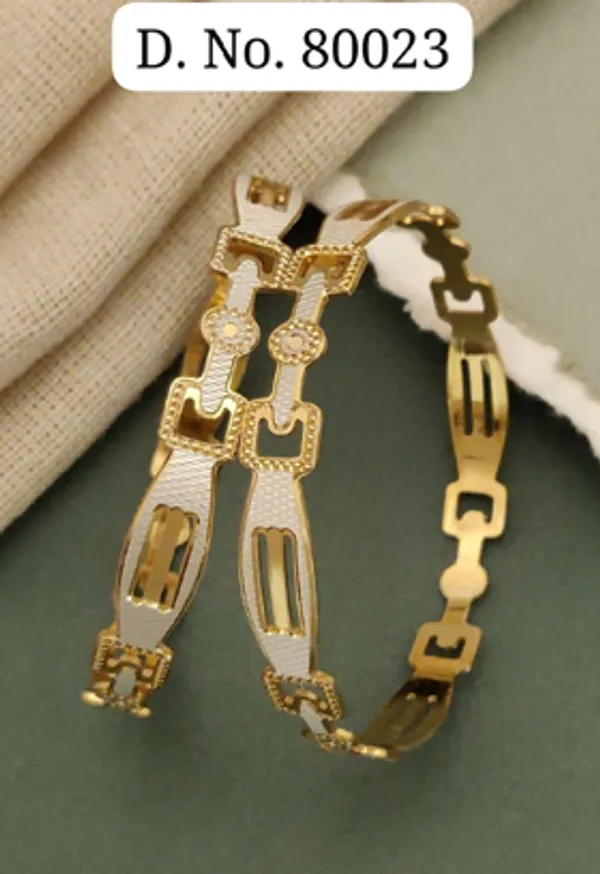 Gold_Alloy_Geometric_Link_Bangle_Set_For_Women