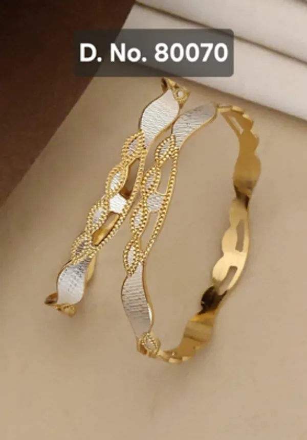 Gold_Alloy_Leaf_Oval_Motif_Linked_Bangle_Set_For_Women