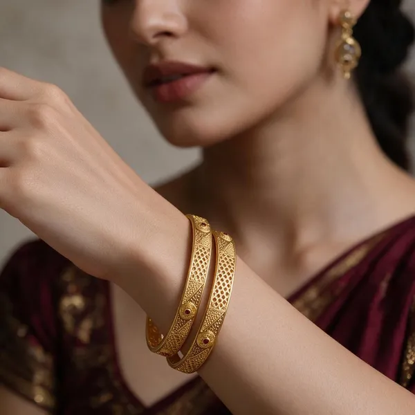 Gold_Alloy_Lattice_Textured_Red_Accent_Bangle_Set_For_Women