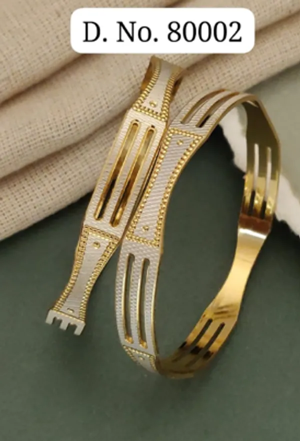 Gold_Alloy_Geometric_Cuff_Bangle_Set_For_Women