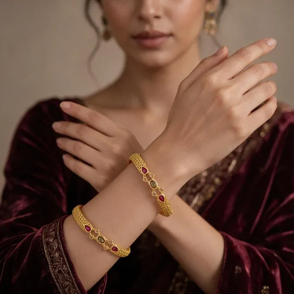 Gold_Alloy_Red_Green_Oval_Stone_Embellished_Bangle_Set_For_Women