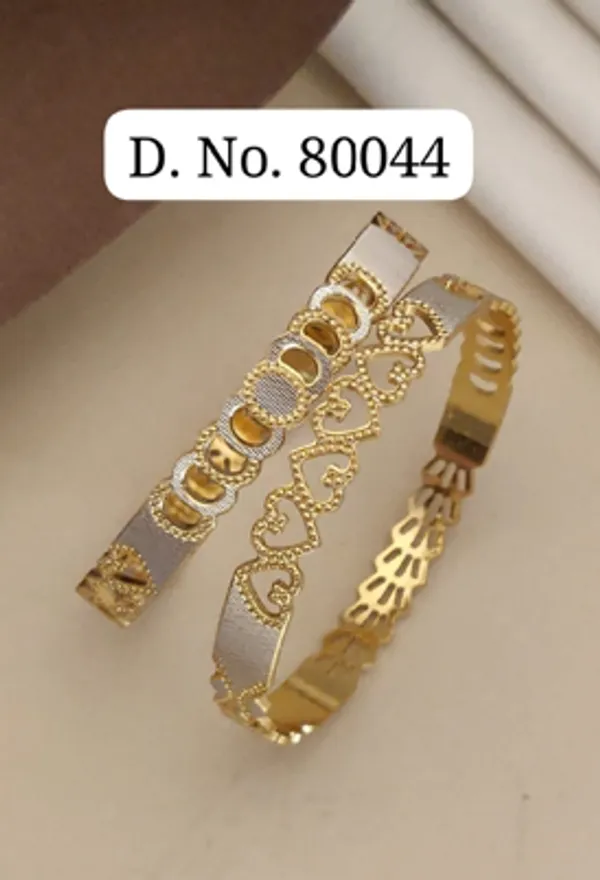 Gold_Alloy_Heart_Circular_Openwork_Bangle_Set_For_Women