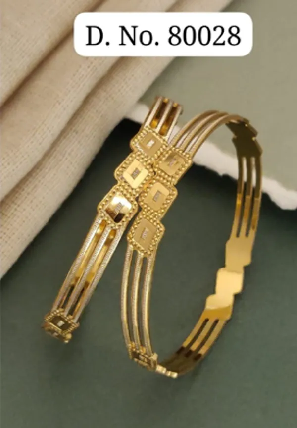 Gold_Alloy_Geometric_Square_Motif_Multi-Band_Bangle_Set_For_Women