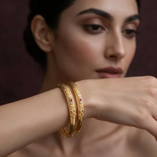 Gold_Alloy_Floral_Textured_Bangle_Set_For_Women