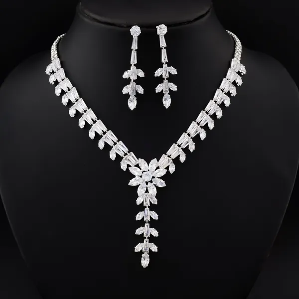 Silver_Alloy_Leaf_Design_Stone_Necklace_Set_For_Women
