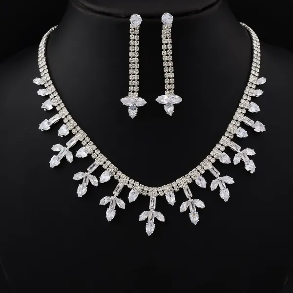Silver_Alloy_Crystal_Leaf_Baguette_Necklace_Set_For_Women