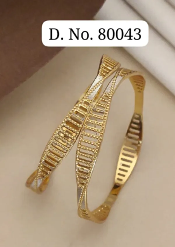 Gold_Alloy_Geometric_Cutwork_Bangle_Set_For_Women
