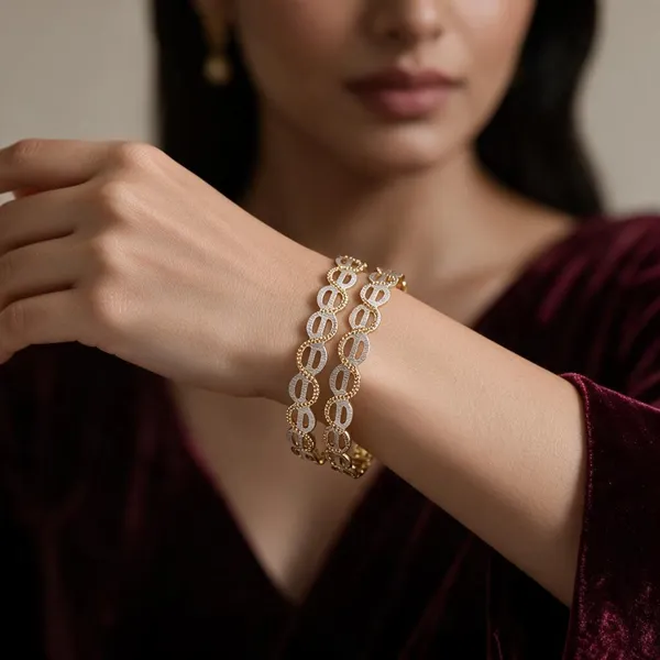 Gold_Alloy_Oval_Link_Bangle_Set_For_Women