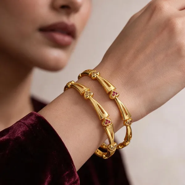 Gold_Alloy_Geometric_Linked_Red_Accent_Bangle_Set_For_Women