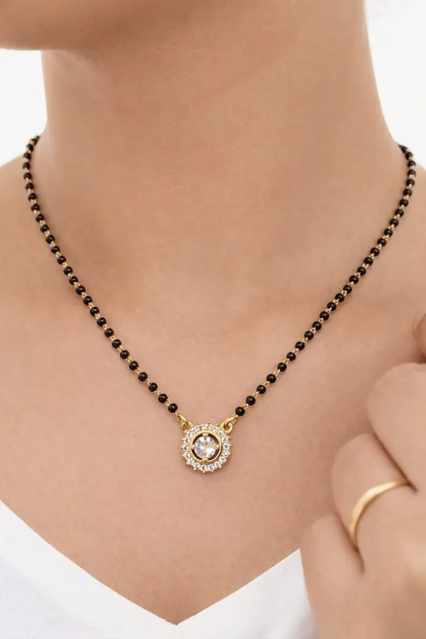Black_Gold_Alloy_Beaded_Stone_Pendant_Mangalsutra_For_Women