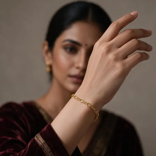 Gold_Alloy_Link_Bracelet_For_Women