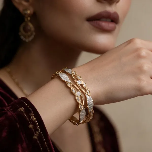 Gold_Alloy_Leaf_Oval_Motif_Linked_Bangle_Set_For_Women