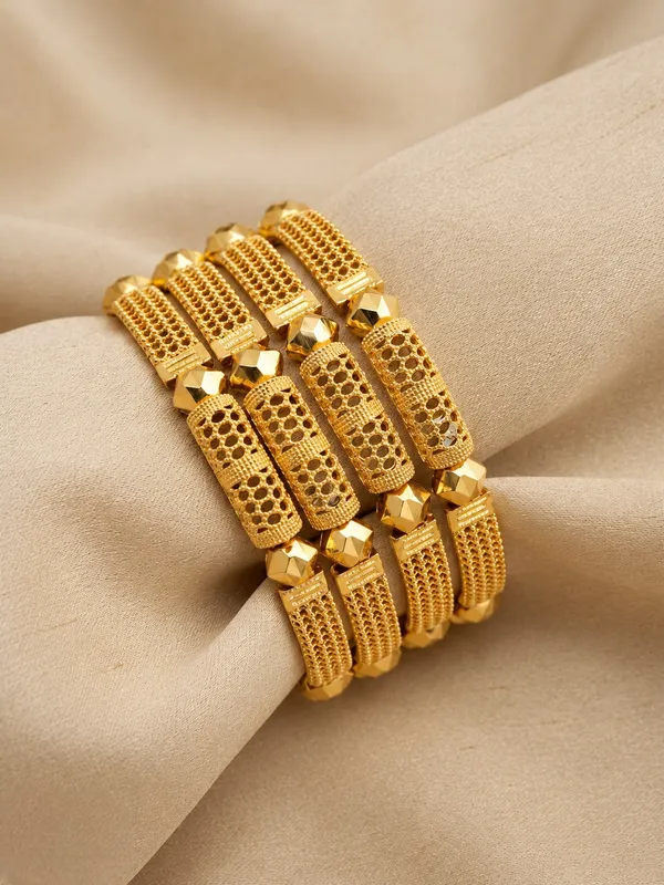 Gold_Alloy_Mesh_Geometric_Textured_Stacked_Bangle_Set_For_Women