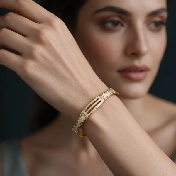 Gold_Alloy_Geometric_Cuff_Bangle_Set_For_Women