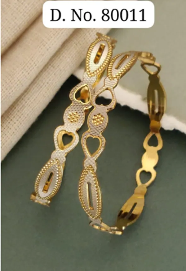 Gold_Alloy_Heart_Link_Bangle_Set_For_Women