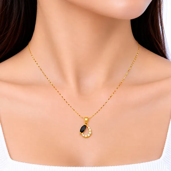 Gold_Alloy_Black_Oval_Stone_Pendant_Necklace_For_Women