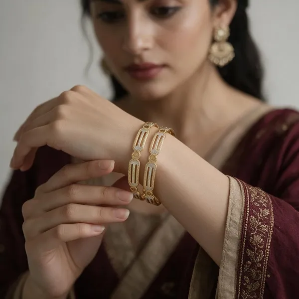 Gold_Alloy_Two-Tone_Openwork_Linked_Bangle_Set_For_Women