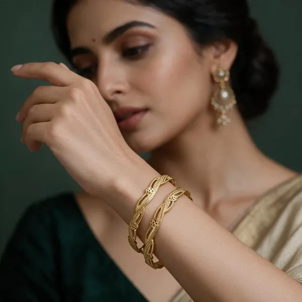 Gold_Alloy_Ornate_Openwork_Slim_Bangle_Set_For_Women