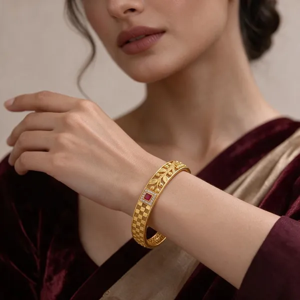 Gold_Alloy_Geometric_Floral_Red_Accent_Bangle_Set_For_Women