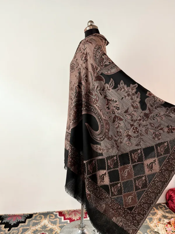 Black_Printed_Shawl_for_Women
