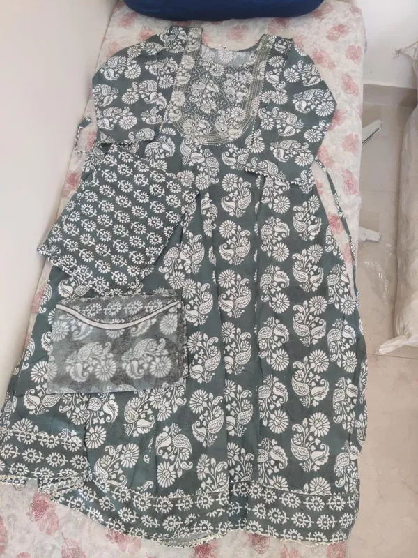 Green_Floral_Printed_Straight_Kurta_Pant_Dupatta_Set_For_Women