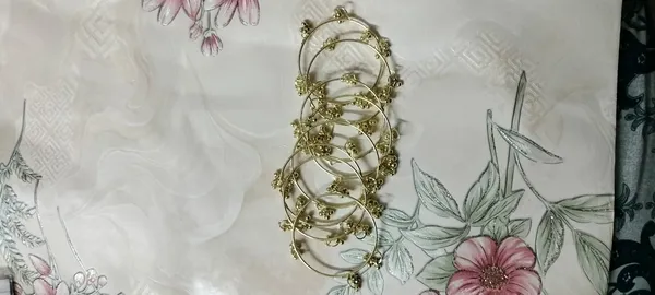 Gold-Tone_Floral_Charm_Bangle_Set_for_Women